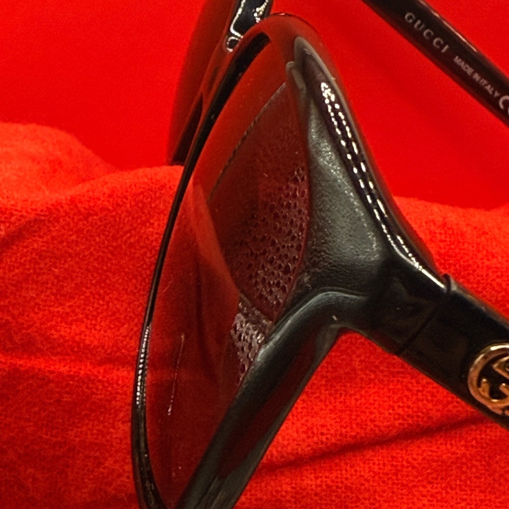 Gucci Black Women's Oversized Sunglasses - Picture 8 of 16